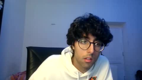 Snapshot of g1ulioo chatting on November 19, 2025, 11:21 am g1ulioo online show from November 19, 2025, 11:21 am