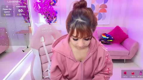 gabby_evanns online show from October 13, 2025, 12:05 pm