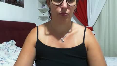 gaby  layla online show from April 6, 2026, 6:42 pm