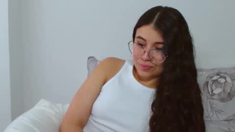 GabrielaRossa online show from October 15, 2025, 1:33 pm