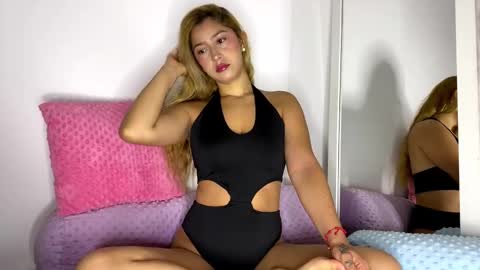 gabrielatafur1 online show from October 25, 2025, 11:07 am