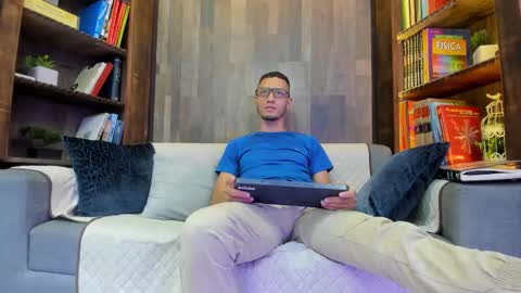 Snapshot of gabrieldraven chatting on September 22, 2025, 7:38 pm gabrieldraven online show from September 22, 2025, 7:38 pm