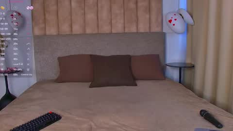 Gabriella online show from April 1, 2026, 1:41 pm