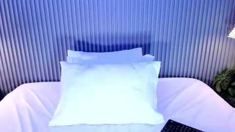 GabyFosterr  online show from October 2, 2025, 11:01 pm