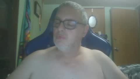 Snapshot of gadude45 chatting on October 7, 2025, 1:14 am gadude45 online show from October 7, 2025, 1:14 am