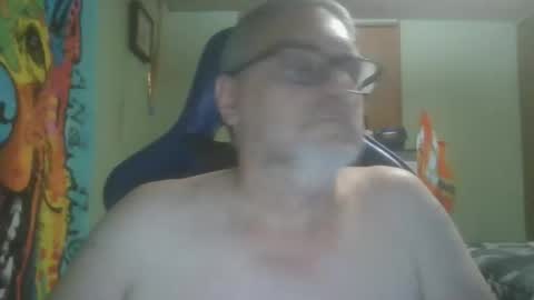 Snapshot of gadude45 chatting on October 31, 2025, 1:39 am gadude45 online show from October 31, 2025, 1:39 am