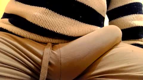 Snapshot of gae89tano chatting on March 5, 2026, 8:32 am gae89tano online show from March 5, 2026, 8:32 am