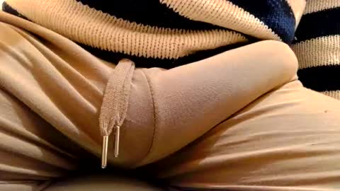 Snapshot of gae89tano chatting on March 19, 2026, 8:51 am gae89tano online show from March 19, 2026, 8:51 am