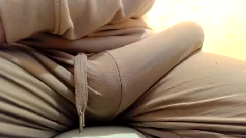 Snapshot of gae89tano chatting on April 16, 2026, 9:32 am gae89tano online show from April 16, 2026, 9:32 am