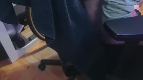 Snapshot of gagl2k chatting on November 9, 2025, 9:02 pm gagl2k online show from November 9, 2025, 9:02 pm