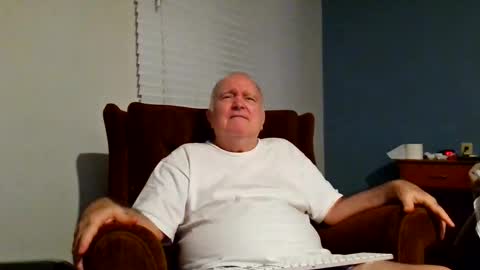 Snapshot of galacticfrank chatting on November 16, 2025, 6:30 am galacticfrank online show from November 16, 2025, 6:30 am