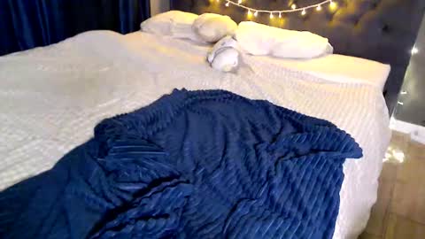 My name Lou 3 online show from December 19, 2025, 8:10 am