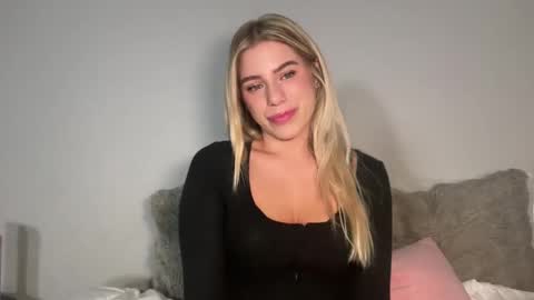 Snapshot of gardenofedennn chatting on October 21, 2025, 1:17 am Garden Of Eden online show from October 21, 2025, 1:17 am