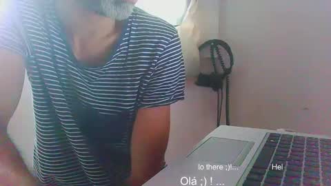 Snapshot of garrafade24 chatting on November 16, 2025, 12:11 pm Garrafade24 online show from November 16, 2025, 12:11 pm