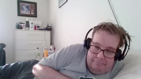 Snapshot of garyg930 chatting on October 8, 2025, 9:12 pm Gary online show from October 8, 2025, 9:12 pm