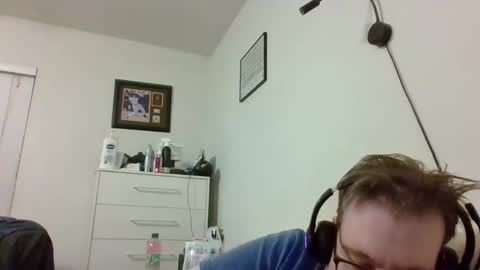 Snapshot of garyg930 chatting on November 4, 2025, 6:23 am Gary online show from November 4, 2025, 6:23 am