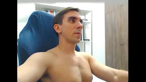 gatosarado23 online show from November 19, 2025, 3:50 am