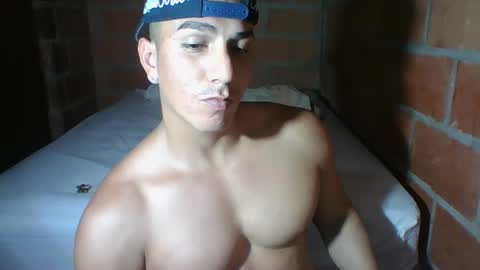 Snapshot of gattitosexy_95 chatting on September 30, 2025, 5:01 am gattitosexy_95 online show from September 30, 2025, 5:01 am