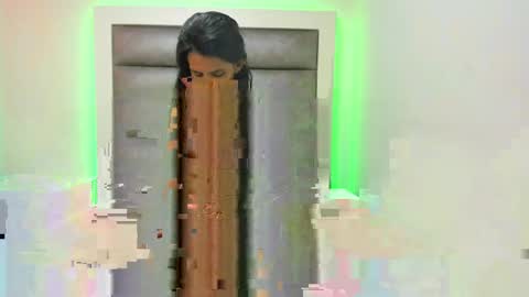 gatuela__js online show from April 6, 2026, 1:12 pm