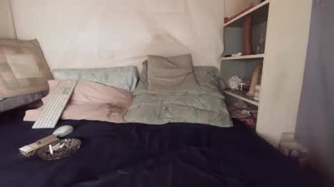 Snapshot of gayrobbin chatting on November 5, 2025, 10:59 am gayrobbin online show from November 5, 2025, 10:59 am