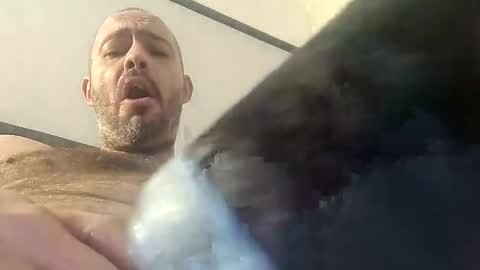 Snapshot of gazg1984 chatting on January 1, 2025, 6:37 am gazg1984 online show from January 1, 2025, 6:37 am