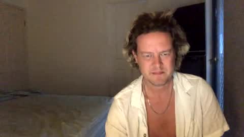 gcsurfer81 online show from January 1, 2025, 8:35 am