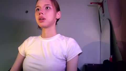 ChaRisa online show from May 3, 2026, 5:41 pm