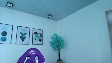 Gemma  online show from April 12, 2026, 11:37 am