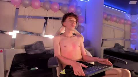 Snapshot of genesis_ask chatting on November 8, 2025, 4:23 am Genesis online show from November 8, 2025, 4:23 am