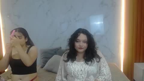 Snapshot of genesis_y_moon chatting on July 14, 2026, 12:22 pm genesis_y_moon online show from July 14, 2026, 12:22 pm