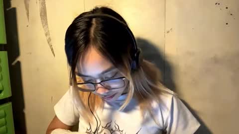 Snapshot of genesistresvant chatting on December 23, 2025, 10:24 am Yuki online show from December 23, 2025, 10:24 am