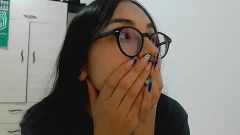 Snapshot of genoveva_18 chatting on December 19, 2025, 12:28 am Genoveva online show from December 19, 2025, 12:28 am