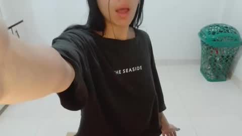 Snapshot of genoveva_18 chatting on December 20, 2025, 9:49 am Genoveva online show from December 20, 2025, 9:49 am