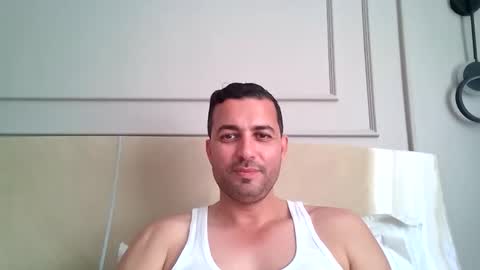 Snapshot of genteldevil chatting on March 26, 2026, 12:22 pm genteldevil online show from March 26, 2026, 12:22 pm