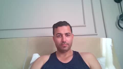 Snapshot of genteldevil chatting on April 2, 2026, 2:58 pm genteldevil online show from April 2, 2026, 2:58 pm