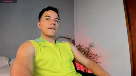 Snapshot of george_cams1 chatting on February 8, 2026, 3:32 am Jorge online show from February 8, 2026, 3:32 am