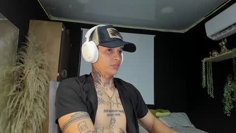 Snapshot of george_prince2 chatting on February 8, 2025, 1:22 am independent model online show from February 8, 2025, 1:22 am