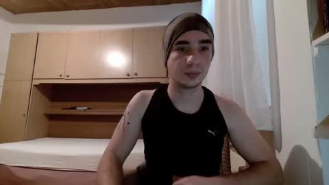 Snapshot of georgeyuno chatting on December 20, 2024, 12:16 pm George Yuno online show from December 20, 2024, 12:16 pm