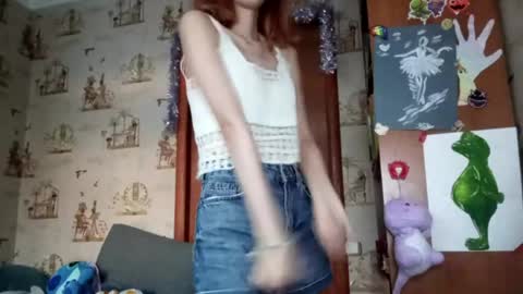 Snapshot of georgianahaeussler chatting on May 12, 2026, 4:15 pm Ellie online show from May 12, 2026, 4:15 pm