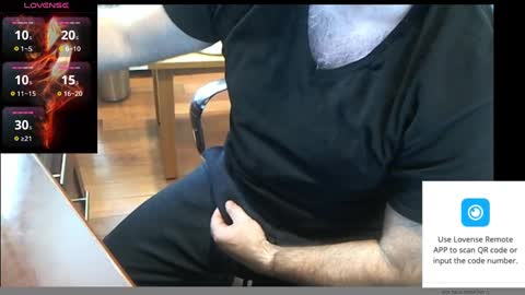 Snapshot of geronimo_431 chatting on February 12, 2025, 5:48 pm Daddy Jokes online show from February 12, 2025, 5:48 pm