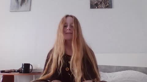 Kate online show from April 5, 2026, 3:26 am