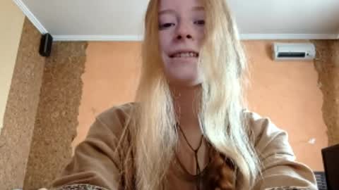 Kate online show from April 28, 2026, 2:10 am