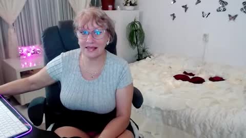 Snapshot of ghertrudequeen chatting on October 13, 2025, 3:39 am Ghertrudequeen online show from October 13, 2025, 3:39 am