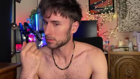 big boy ghost face online show from November 1, 2025, 2:35 am