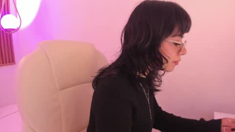 Snapshot of ghostmila chatting on April 11, 2026, 3:44 am Milaa online show from April 11, 2026, 3:44 am