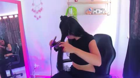 giaaaa   online show from February 5, 2026, 6:23 pm