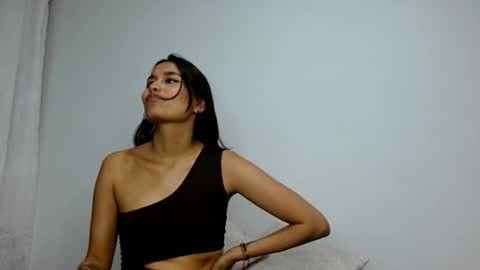 Snapshot of gia_lee10 chatting on September 23, 2025, 6:27 am Gia Lee online show from September 23, 2025, 6:27 am