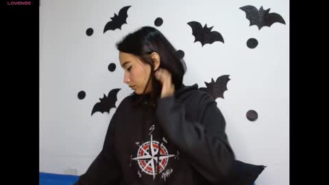 Snapshot of gia_lee10 chatting on October 24, 2025, 2:30 am Gia Lee online show from October 24, 2025, 2:30 am