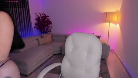 Gia lowry online show from December 18, 2024, 11:13 am