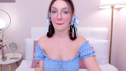 Snapshot of giacale chatting on March 4, 2025, 11:19 am Gia online show from March 4, 2025, 11:19 am